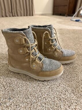 Sorel Tan and Gray Winter Lace-Up Boots